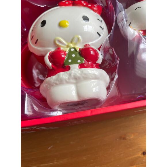 Hello Kitty Mug and Figurine Gift Set NEW in Box Christmas - Picture 2 of 10
